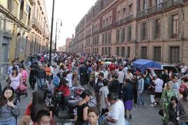 Concentrados en sus tareas escolares